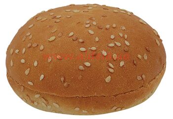 Булочка "Для гамбургера пшенична 30" з кунжутом